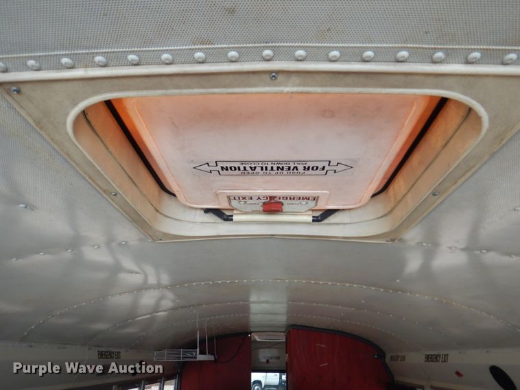 image for item KW9838 1996 International 3000  coach bus