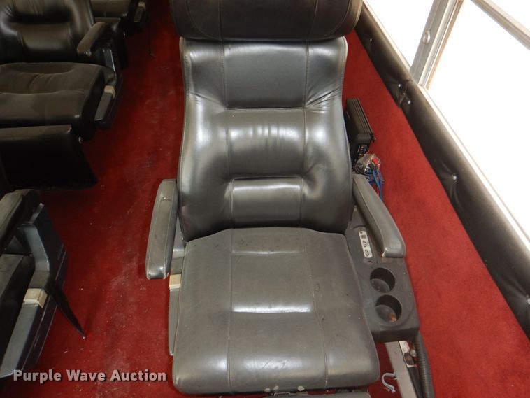 image for item KW9838 1996 International 3000  coach bus