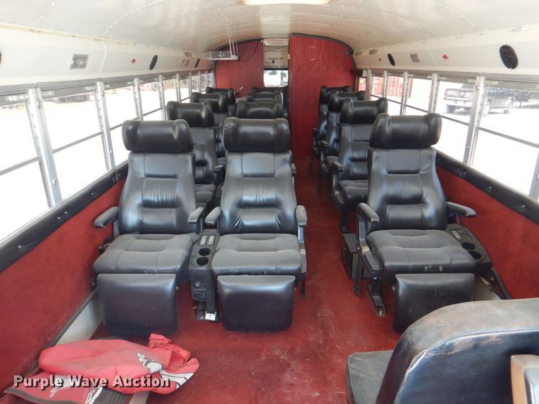 image for item KW9838 1996 International 3000  coach bus