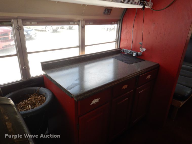 image for item KW9838 1996 International 3000  coach bus