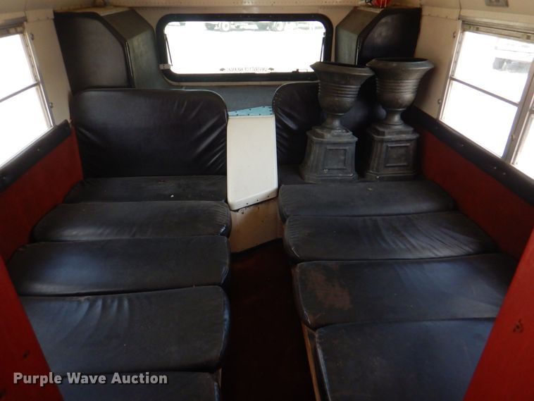 image for item KW9838 1996 International 3000  coach bus