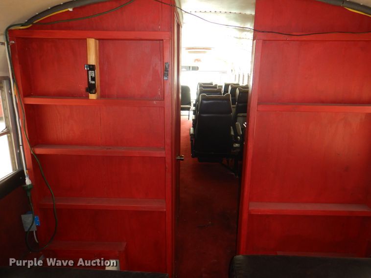 image for item KW9838 1996 International 3000  coach bus