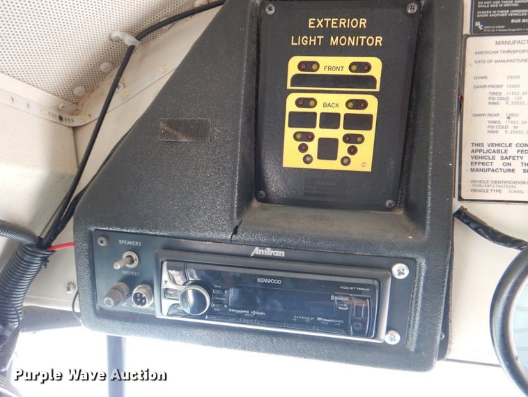 image for item KW9838 1996 International 3000  coach bus