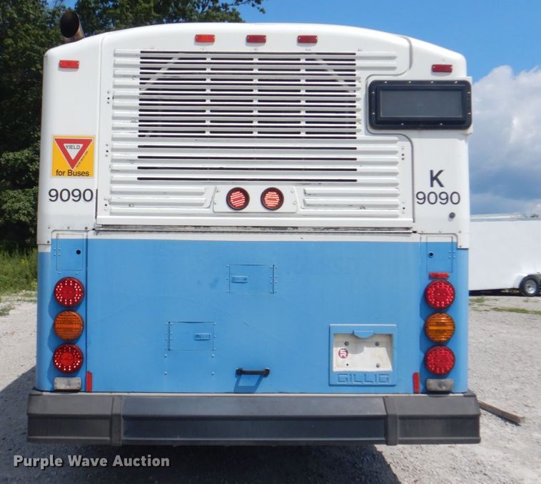 image for item KW9849 2005 Gillig C29D102N4  shuttle bus