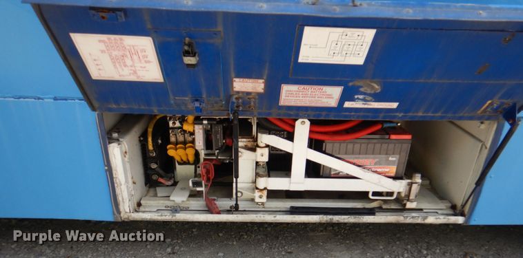 image for item KW9849 2005 Gillig C29D102N4  shuttle bus