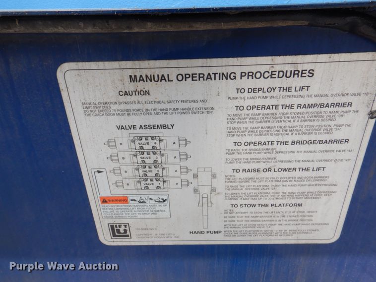 image for item KW9849 2005 Gillig C29D102N4  shuttle bus