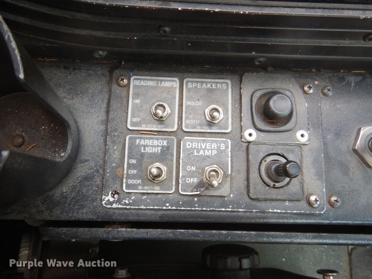 image for item KW9849 2005 Gillig C29D102N4  shuttle bus