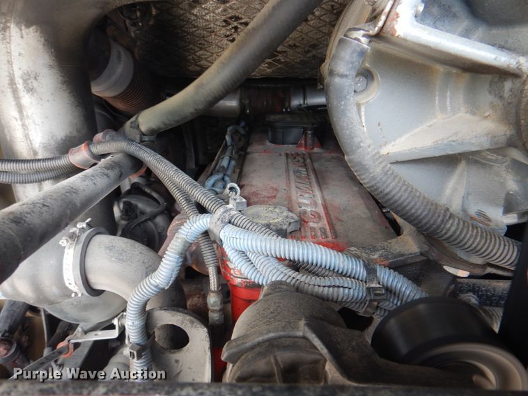 image for item KW9849 2005 Gillig C29D102N4  shuttle bus