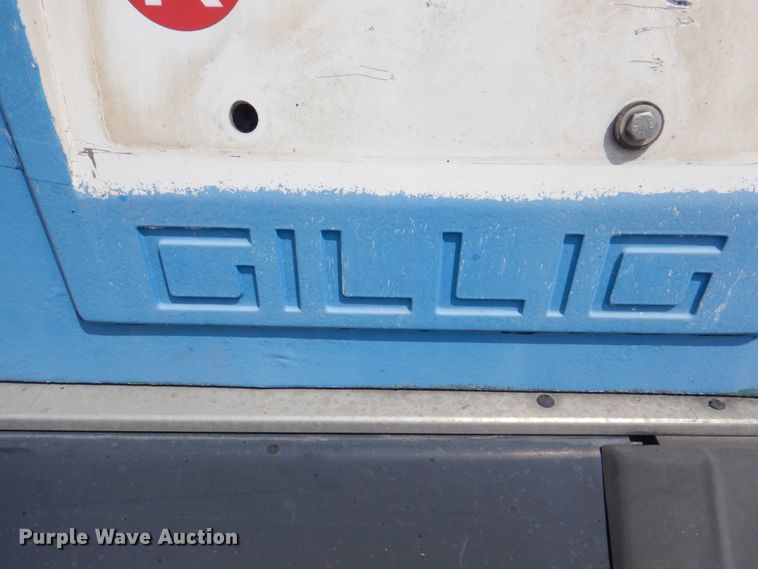 image for item KW9849 2005 Gillig C29D102N4  shuttle bus