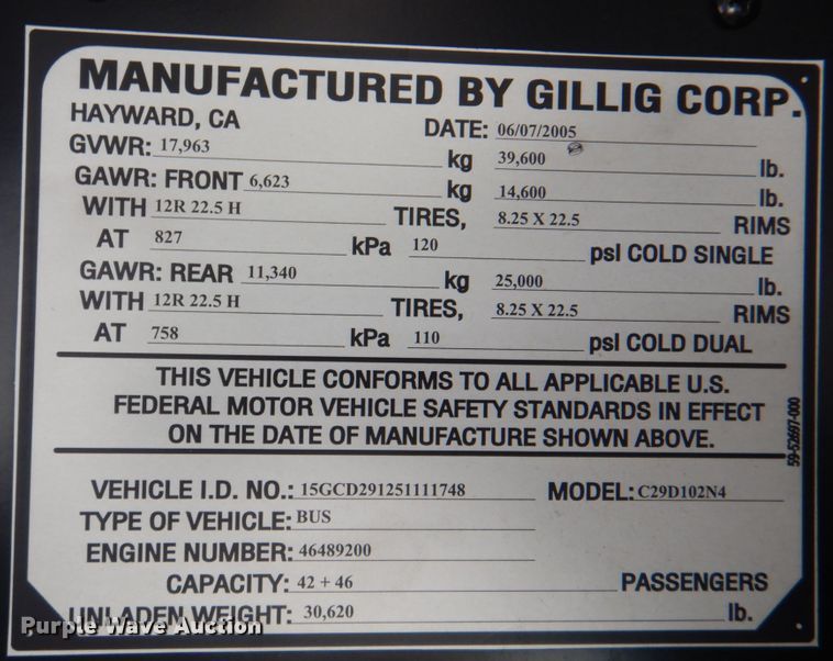 image for item KW9849 2005 Gillig C29D102N4  shuttle bus