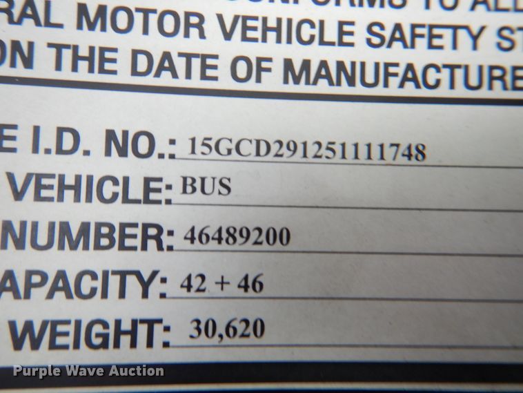 image for item KW9849 2005 Gillig C29D102N4  shuttle bus