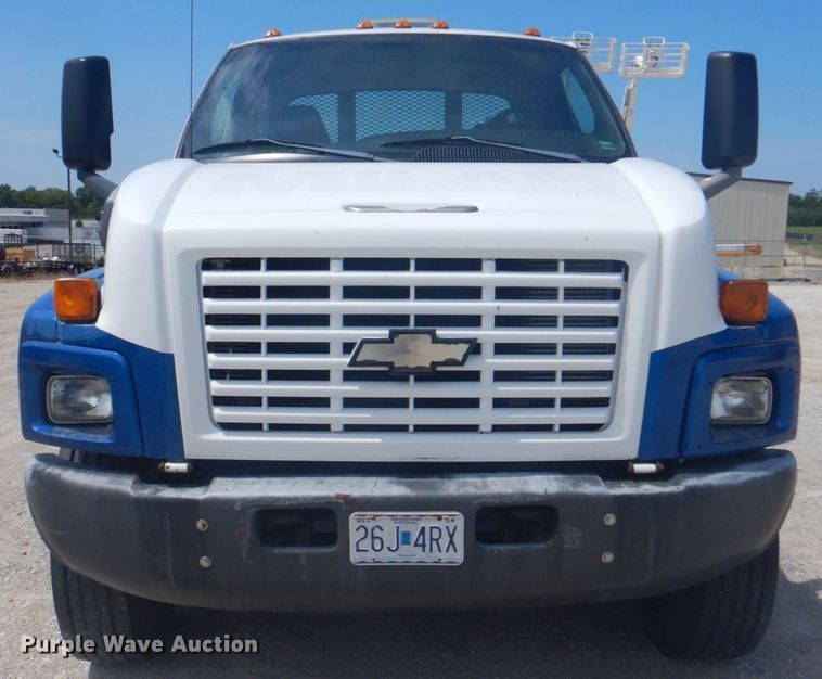 image for item KW9875 2005 Chevrolet C8500  flatbed truck