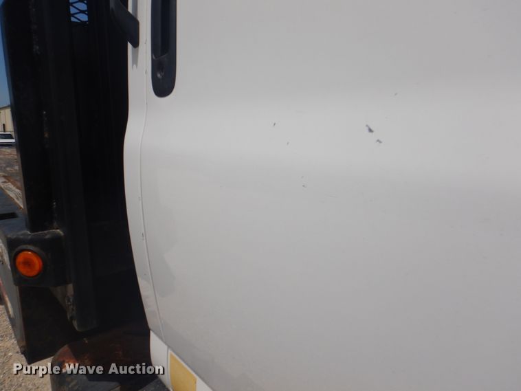 image for item KW9875 2005 Chevrolet C8500  flatbed truck