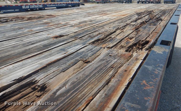 image for item KW9875 2005 Chevrolet C8500  flatbed truck