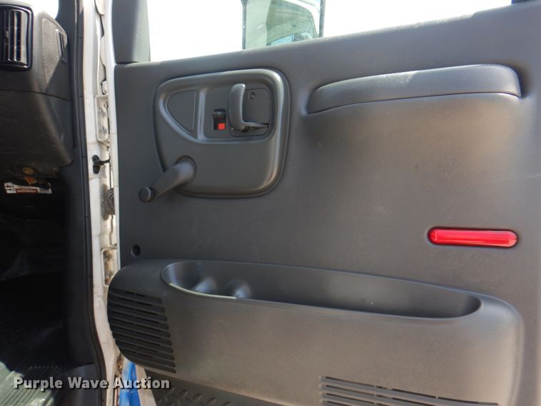 image for item KW9875 2005 Chevrolet C8500  flatbed truck