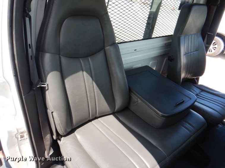 image for item KW9875 2005 Chevrolet C8500  flatbed truck