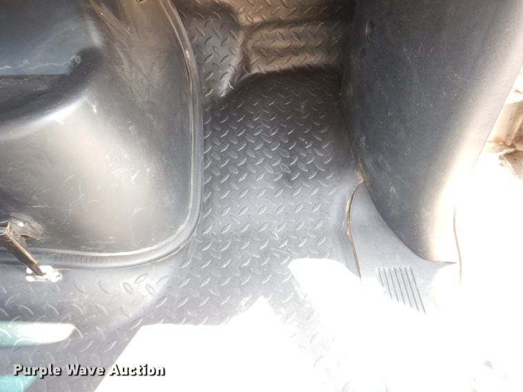 image for item KW9875 2005 Chevrolet C8500  flatbed truck