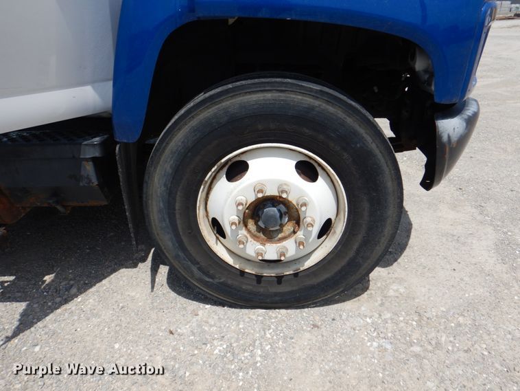 image for item KW9875 2005 Chevrolet C8500  flatbed truck