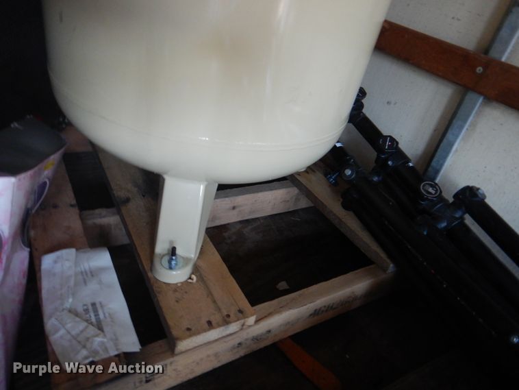 image for item KX9653 Ingersoll Rand TS5  air compressor