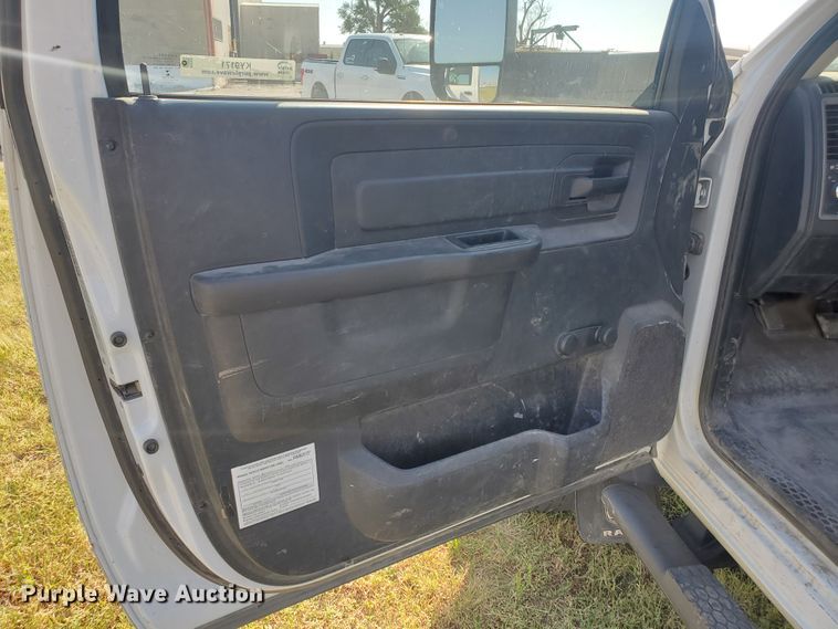 image for item KY9171 2015 Dodge Ram 5500HD  truck cab and chassis