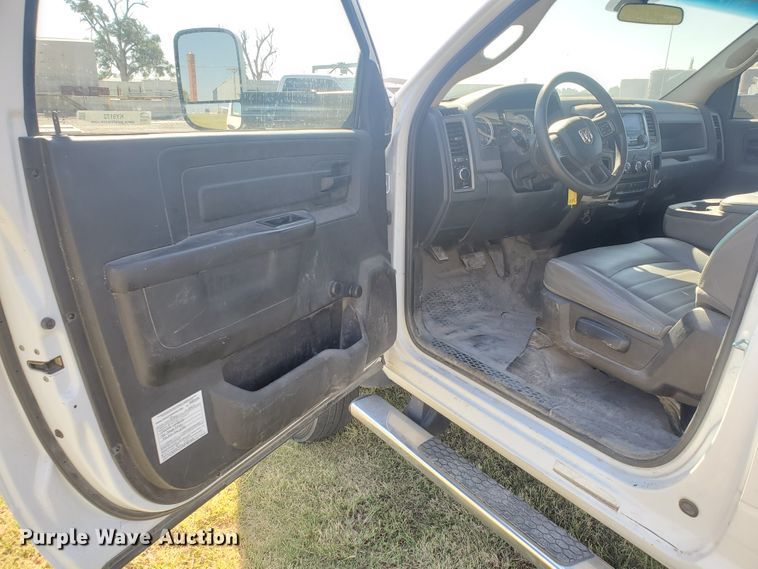 image for item KY9172 2016 Dodge Ram 5500HD  truck cab and chassis