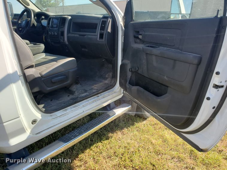 image for item KY9172 2016 Dodge Ram 5500HD  truck cab and chassis