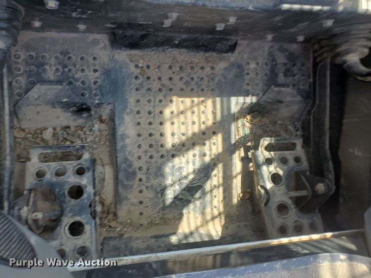 image for item KY9185 2014 Bobcat T590  skid steer loader