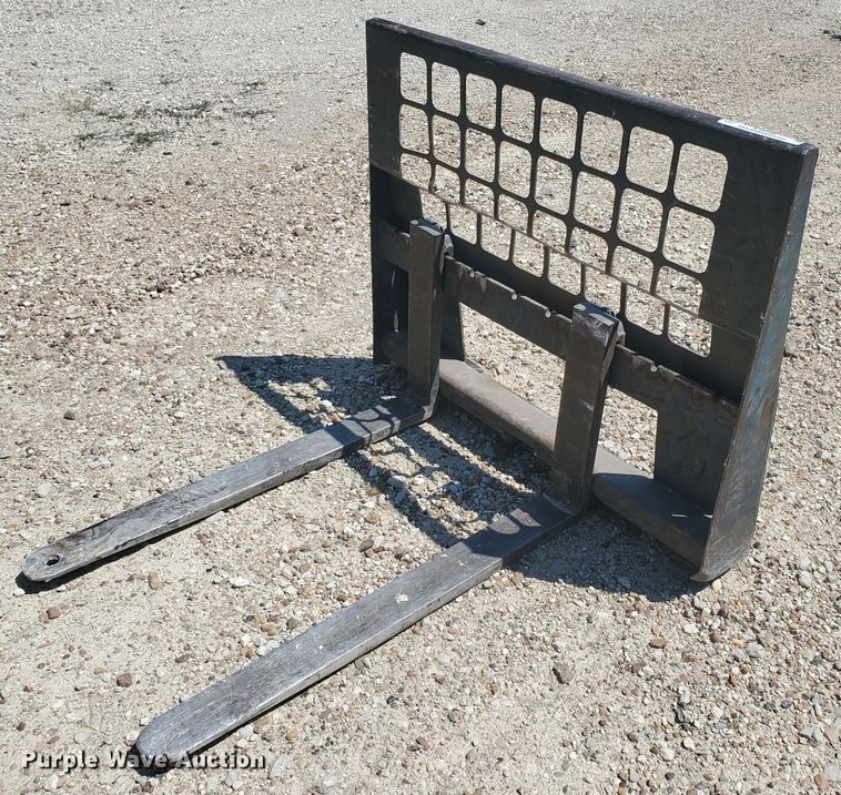 image for item KY9186 Bobcat 42"L skid steer forks