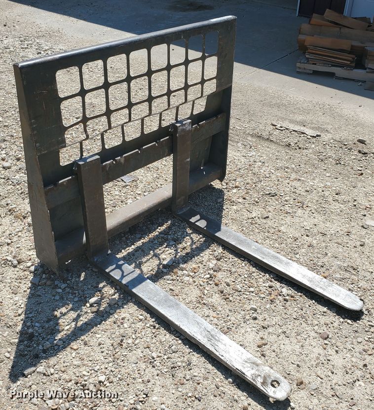 image for item KY9186 Bobcat 42"L skid steer forks