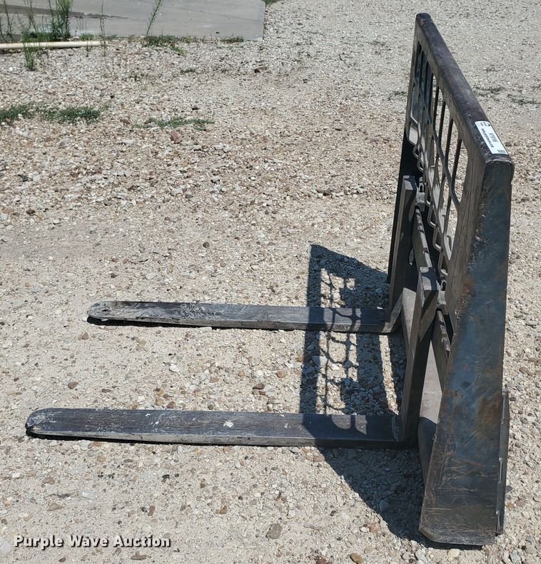image for item KY9186 Bobcat 42"L skid steer forks