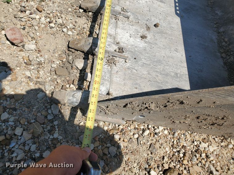 image for item KY9187 Bobcat  68"W skid steer bucket