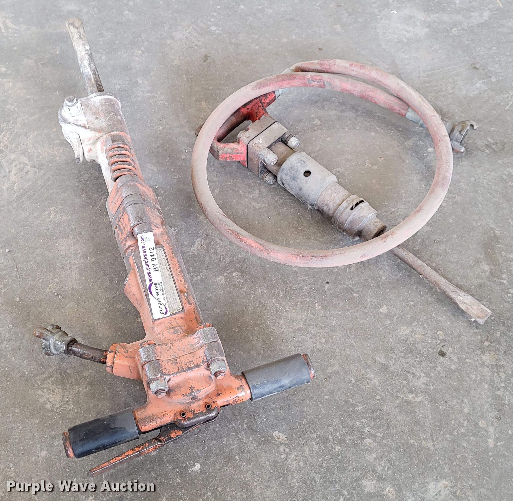 (2) pneumatic jack hammers in Augusta, KS Item BY9412 sold Purple Wave