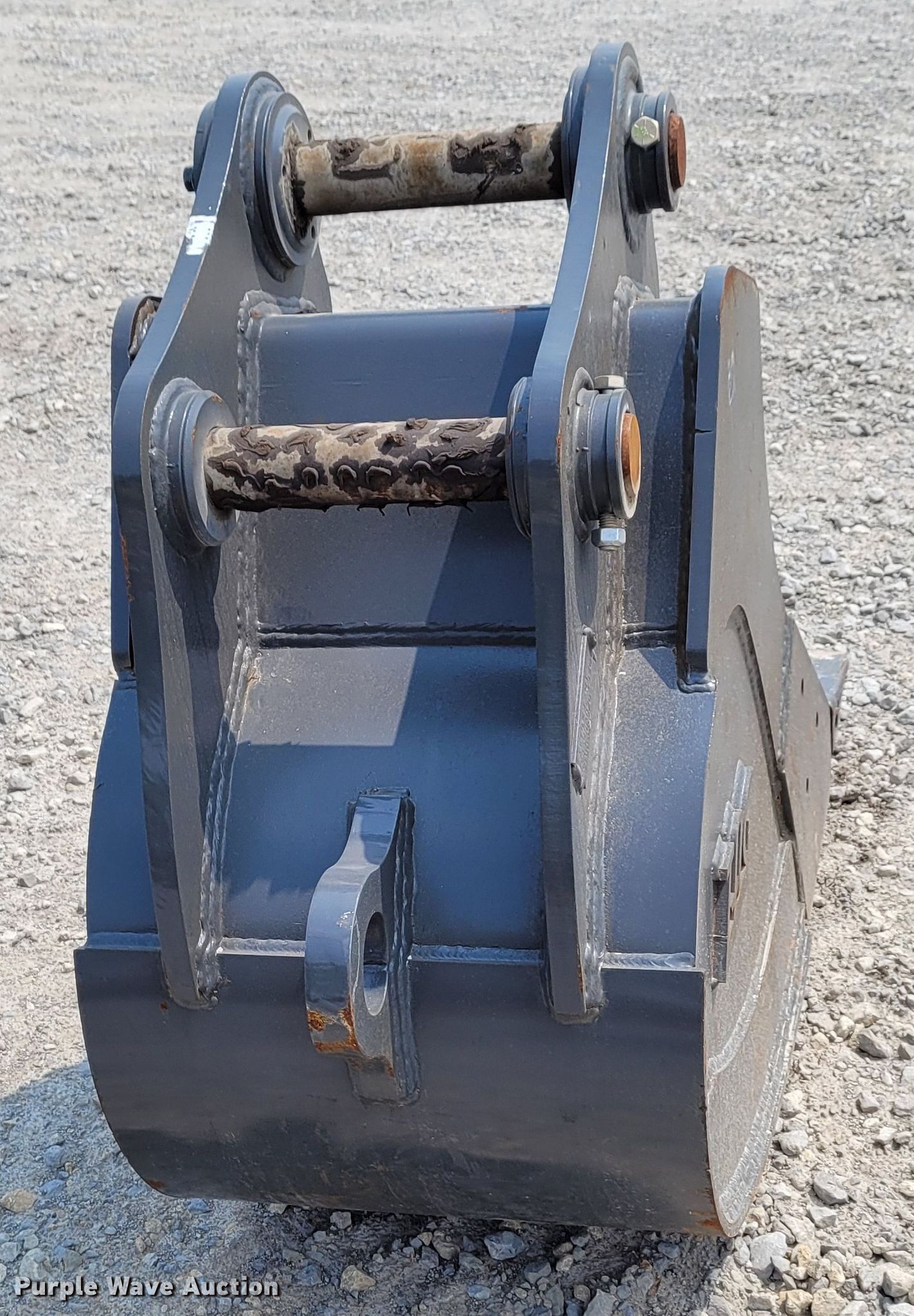 TAG 24"W excavator bucket in Augusta, KS Item FC9038 sold Purple Wave