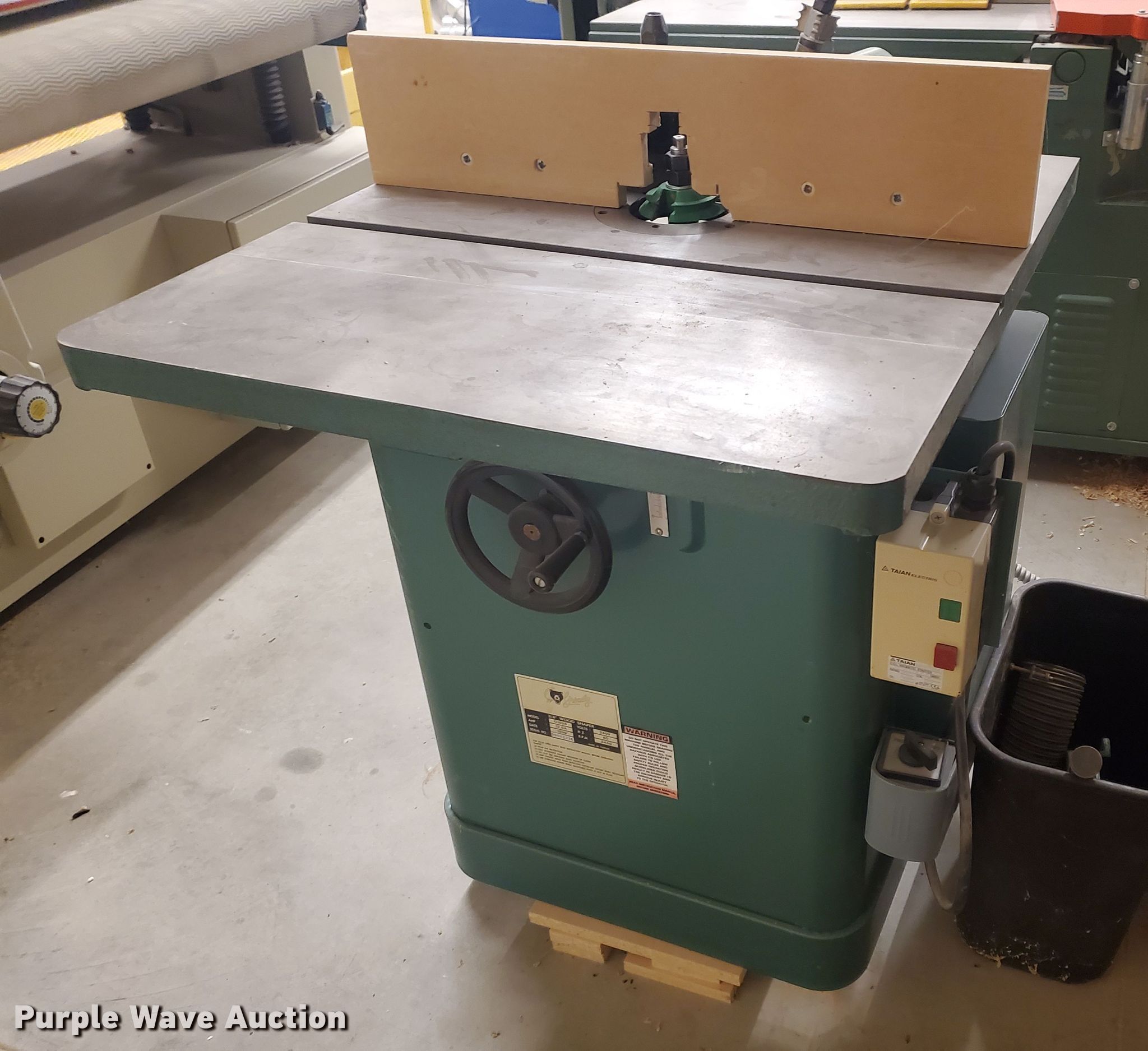 Grizzly G1026 shaper in Victoria, KS Item KK9414 sold Purple Wave