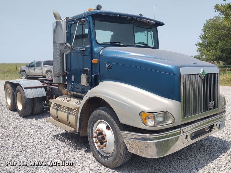 image for item BY9367 1999 International 9200 Eagle  semi truck