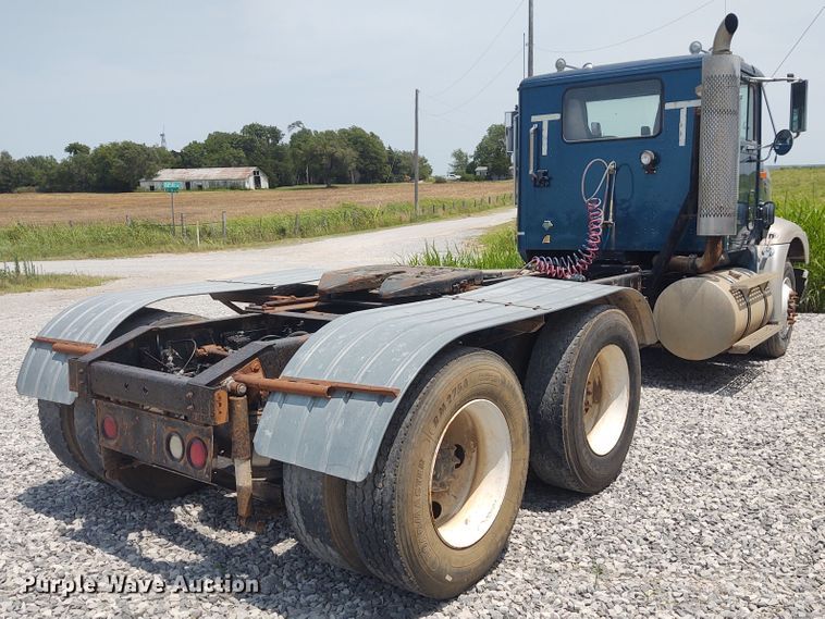 image for item BY9367 1999 International 9200 Eagle  semi truck