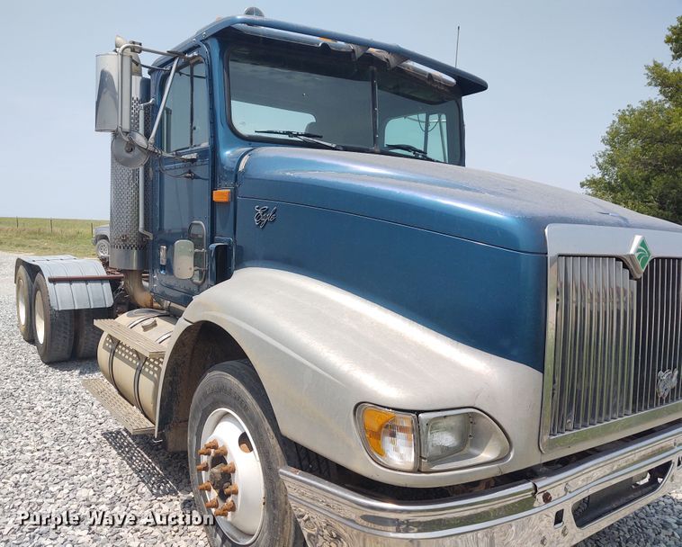 image for item BY9367 1999 International 9200 Eagle  semi truck