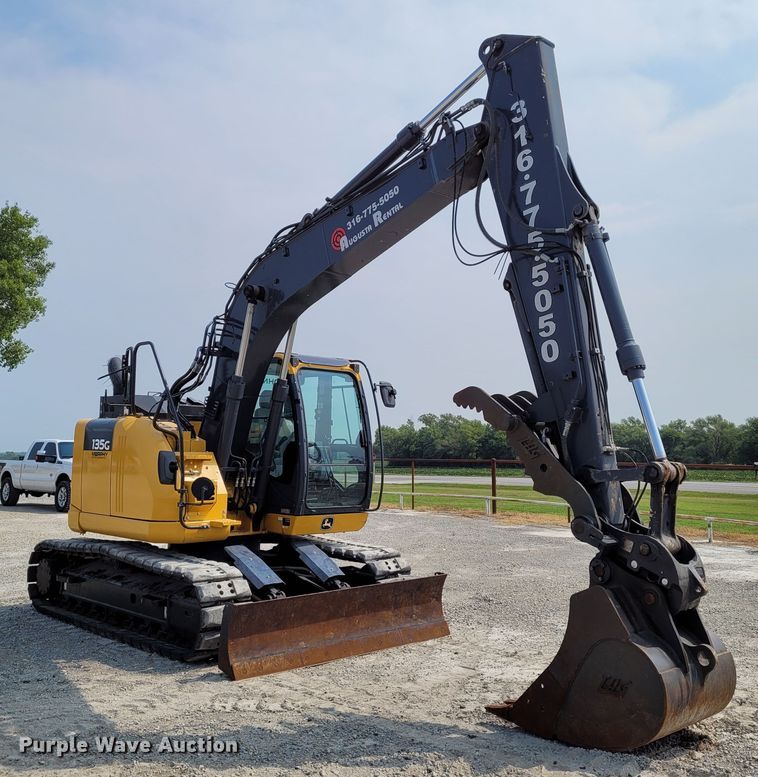 image for item BY9402 2017 John Deere 135G  excavator