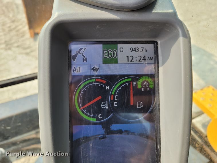 image for item BY9402 2017 John Deere 135G  excavator