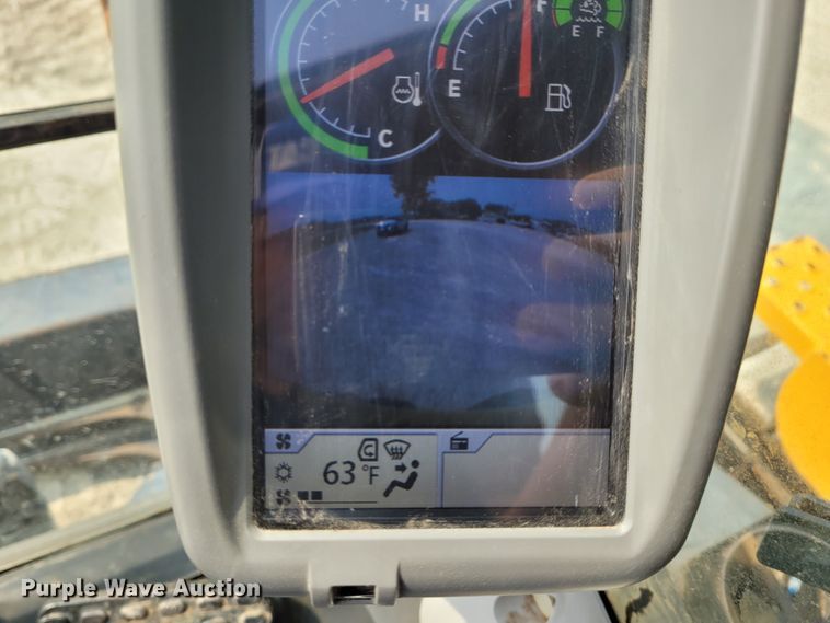 image for item BY9402 2017 John Deere 135G  excavator