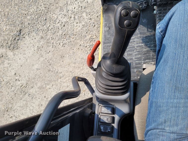 image for item BY9402 2017 John Deere 135G  excavator