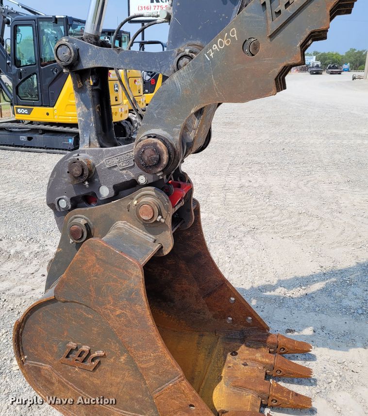 image for item BY9402 2017 John Deere 135G  excavator