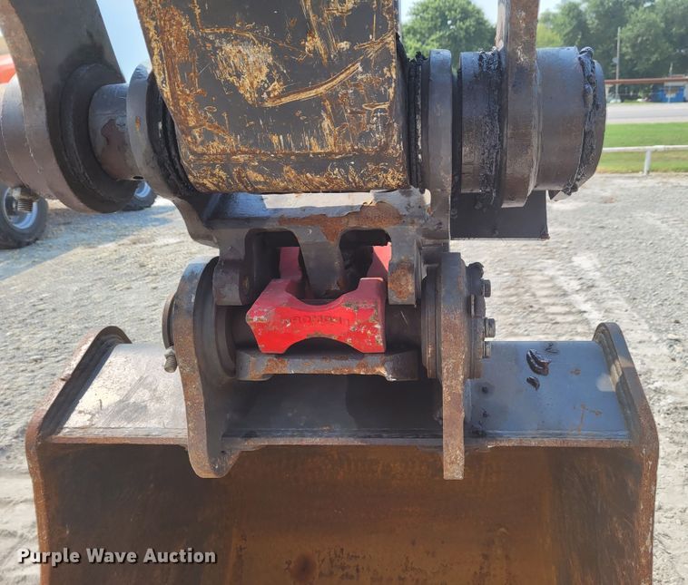 image for item BY9402 2017 John Deere 135G  excavator