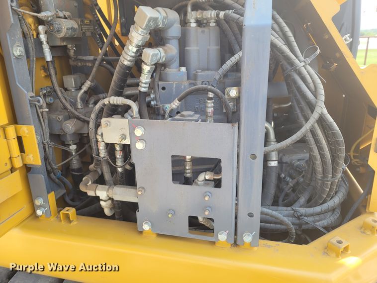 image for item BY9402 2017 John Deere 135G  excavator