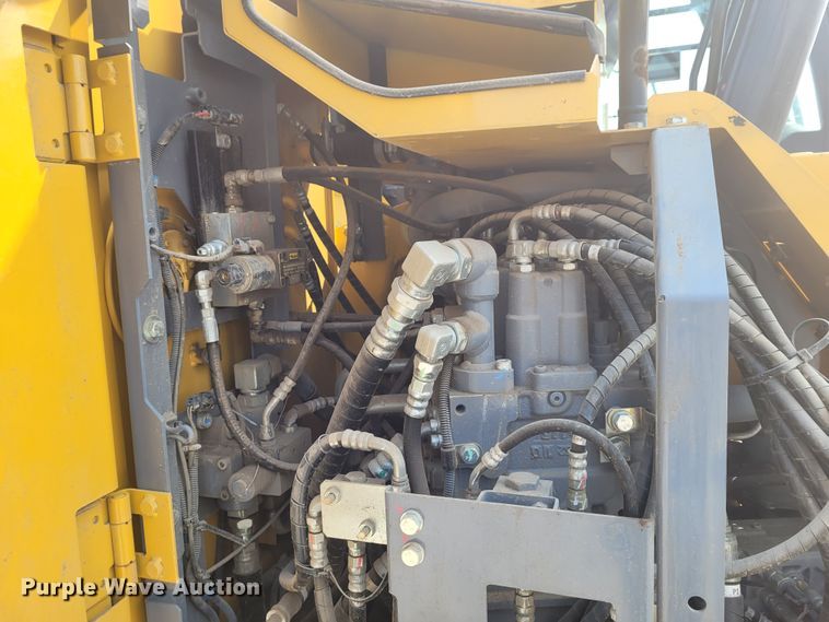 image for item BY9402 2017 John Deere 135G  excavator