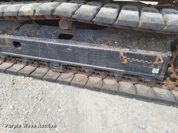 image for item BY9402 2017 John Deere 135G  excavator