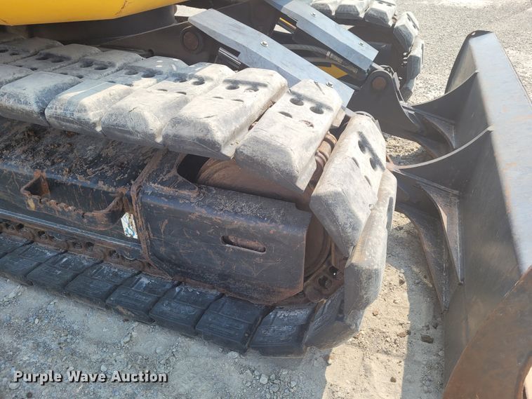 image for item BY9402 2017 John Deere 135G  excavator