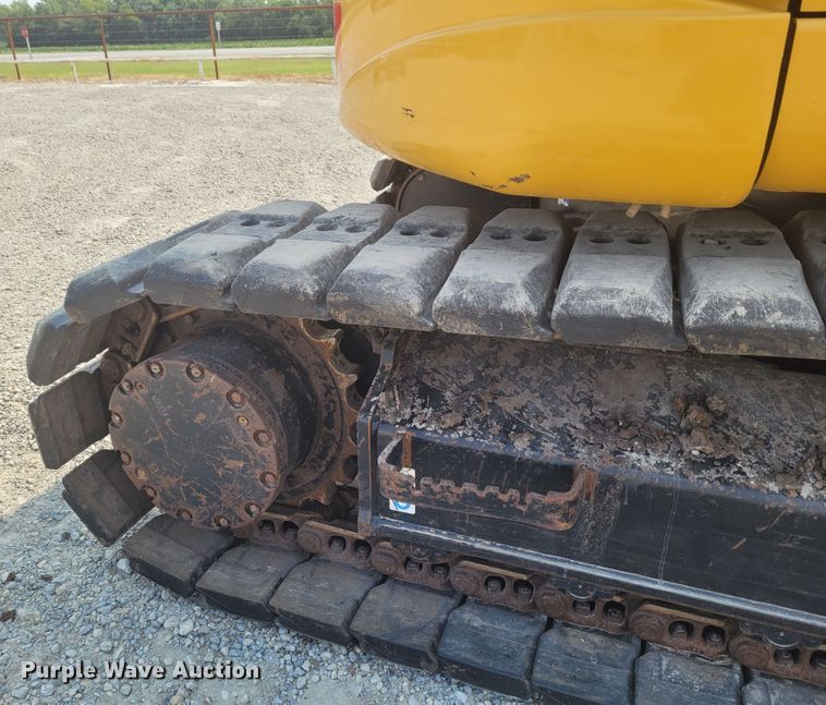 image for item BY9402 2017 John Deere 135G  excavator