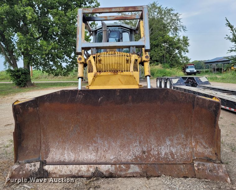 image for item BY9421 1997 Komatsu D65EX-12  dozer