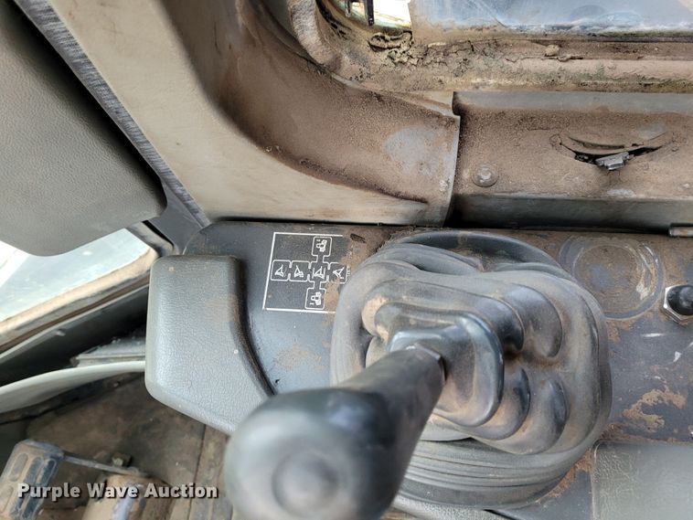 image for item BY9421 1997 Komatsu D65EX-12  dozer